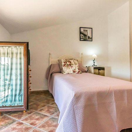 Pet Friendly Home In Hornachuelos With Kitchen Eksteriør billede