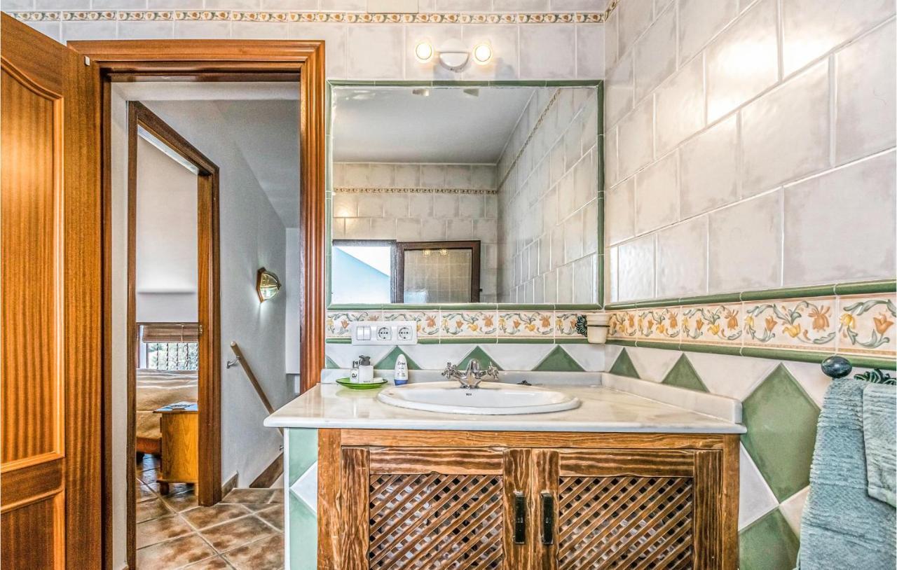 Pet Friendly Home In Hornachuelos With Kitchen Eksteriør billede