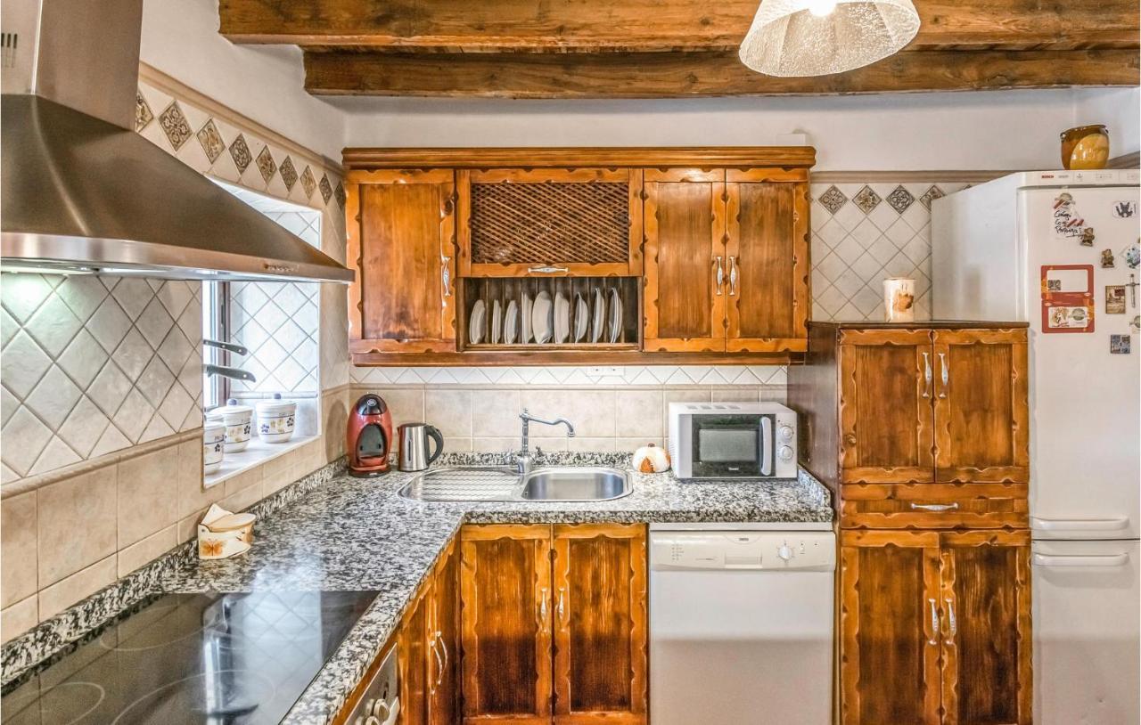 Pet Friendly Home In Hornachuelos With Kitchen Eksteriør billede