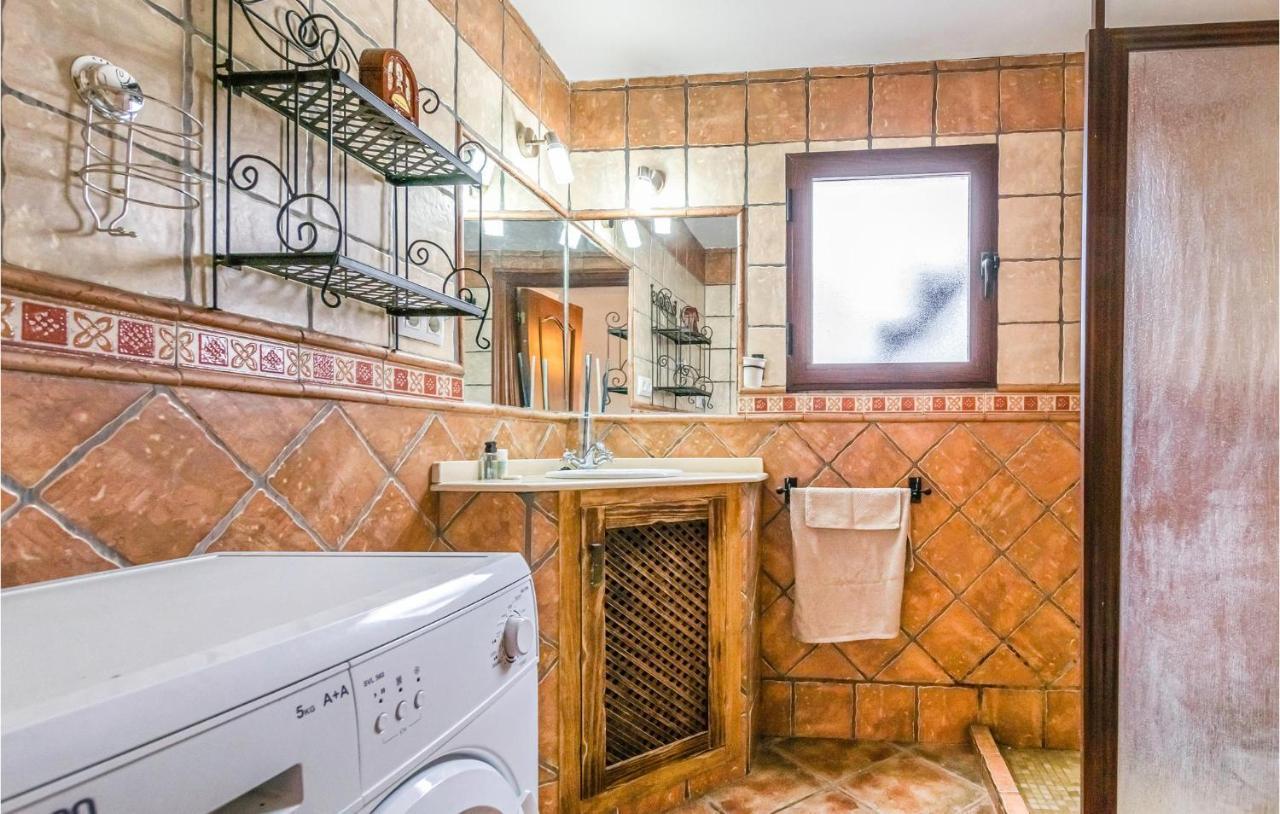 Pet Friendly Home In Hornachuelos With Kitchen Eksteriør billede